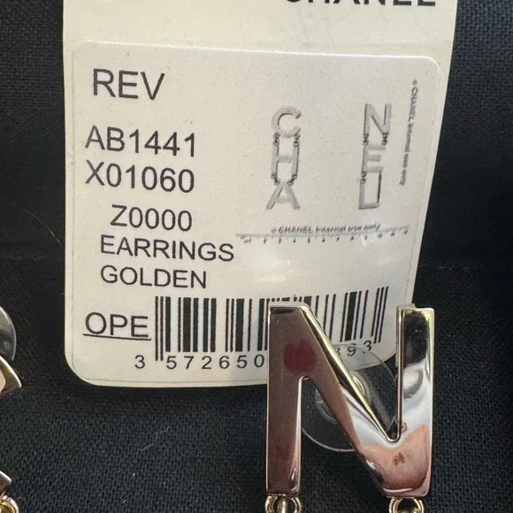 20B CHANEL CHA NEL Gold Dangle Letter Earrings, RUNWAY - Picture 5 of 7